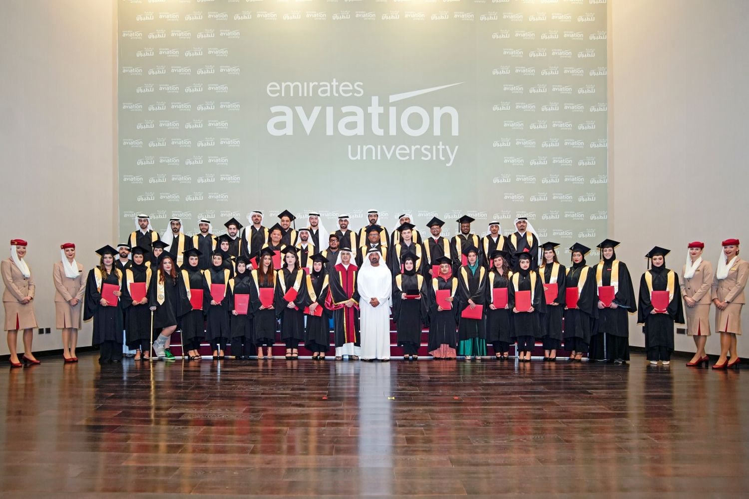 Más de 300 estudiantes de 50 países se graduaron de la Emirates Aviation University