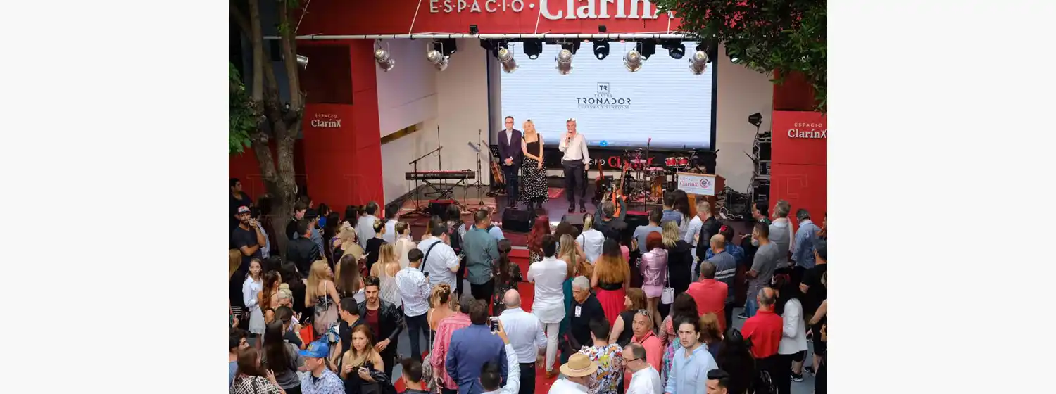 Espacio Clarín lanzó su temporada con una fiesta repleta de figuras
