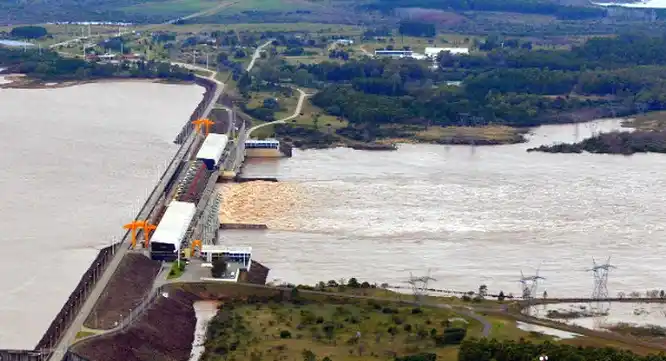 Río Uruguay: Doble mandato constitucional incumplido