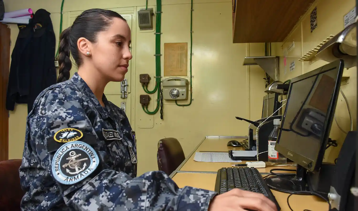 La historia de Antonella González Krenz, la joven de 27 años que hoy sirve en el destructor ARA “Sarandí”