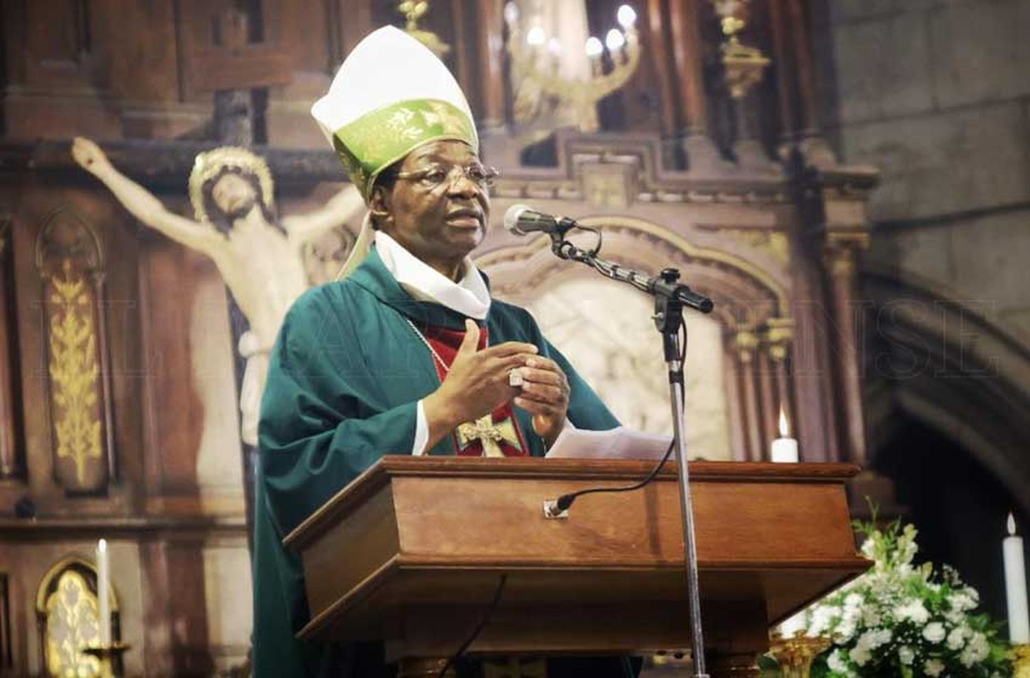 El representante del Papa presidió la misa en la Catedral