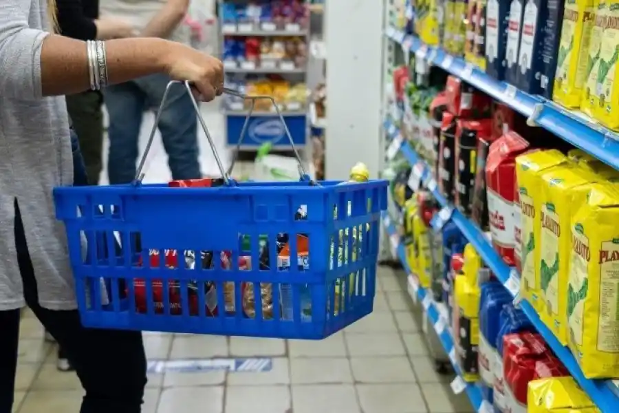 La inflación de octubre desacelera al 8,3 % mensual en la semana previa al balotaje