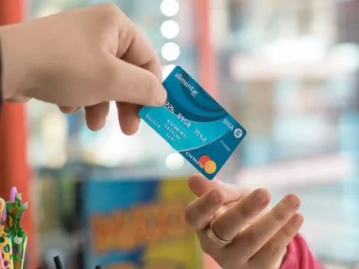 El Gobierno analiza pagar un bono de fin de año para beneficiarios de planes sociales