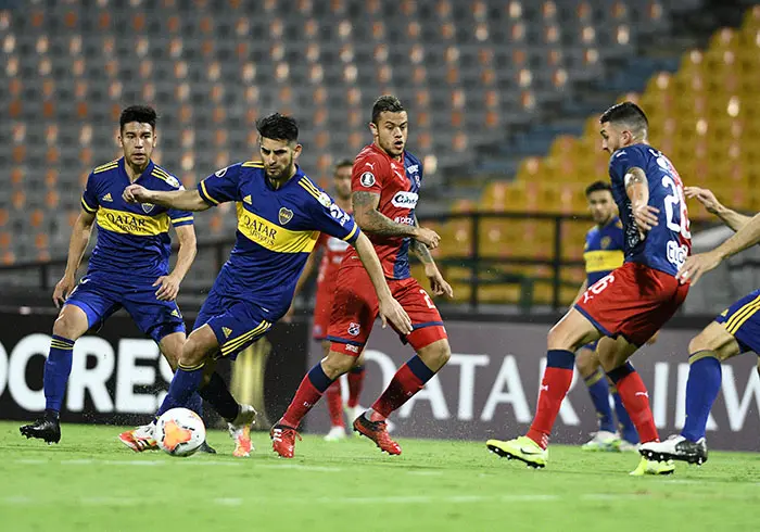 Boca pudo festejar en Medellín y lidera el grupo H
