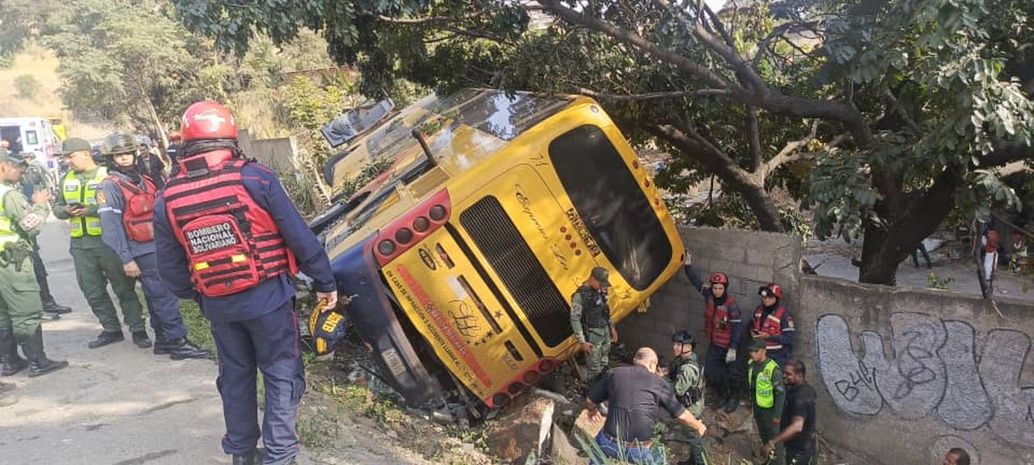 EN FOTOS: aparatoso accidente en Tazón deja al menos nueve heridos