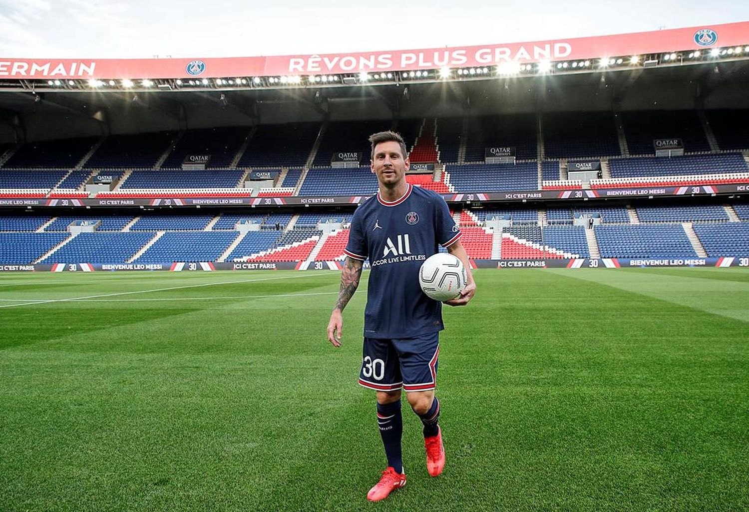 Messi fue presentado en el PSG y aseguró sentirse "ilusionado y con ganas" en esta nueva aventura