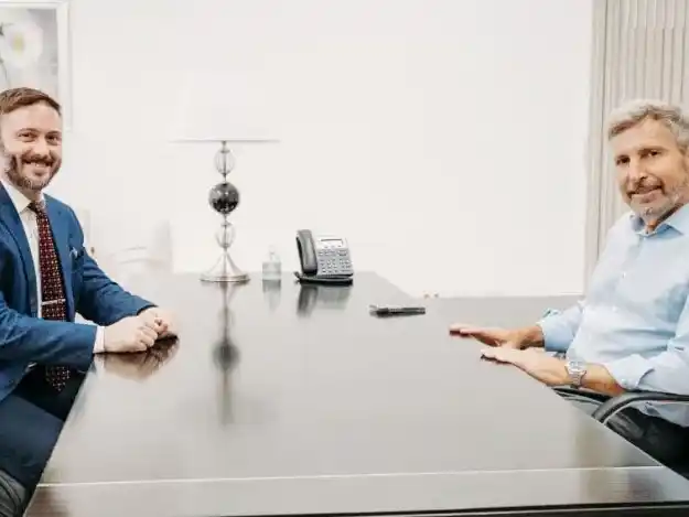 Un antiguo dirigente de la UCR objetó la candidatura de Azcué a la presidencia del partido