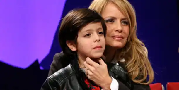 Cecilia Bolocco acusa a Carlos Menem de "padre ausente"