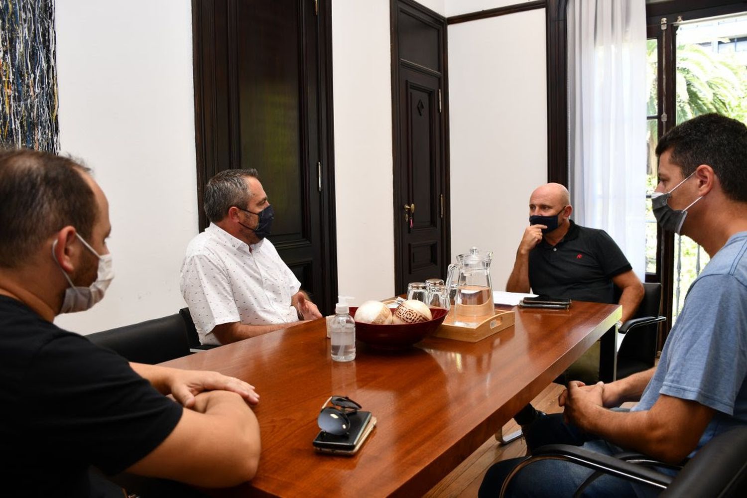 Gabriel Savino recibió a vecinos de Coronel Domínguez que piden ser eximidos del pago del peaje de la ruta 18