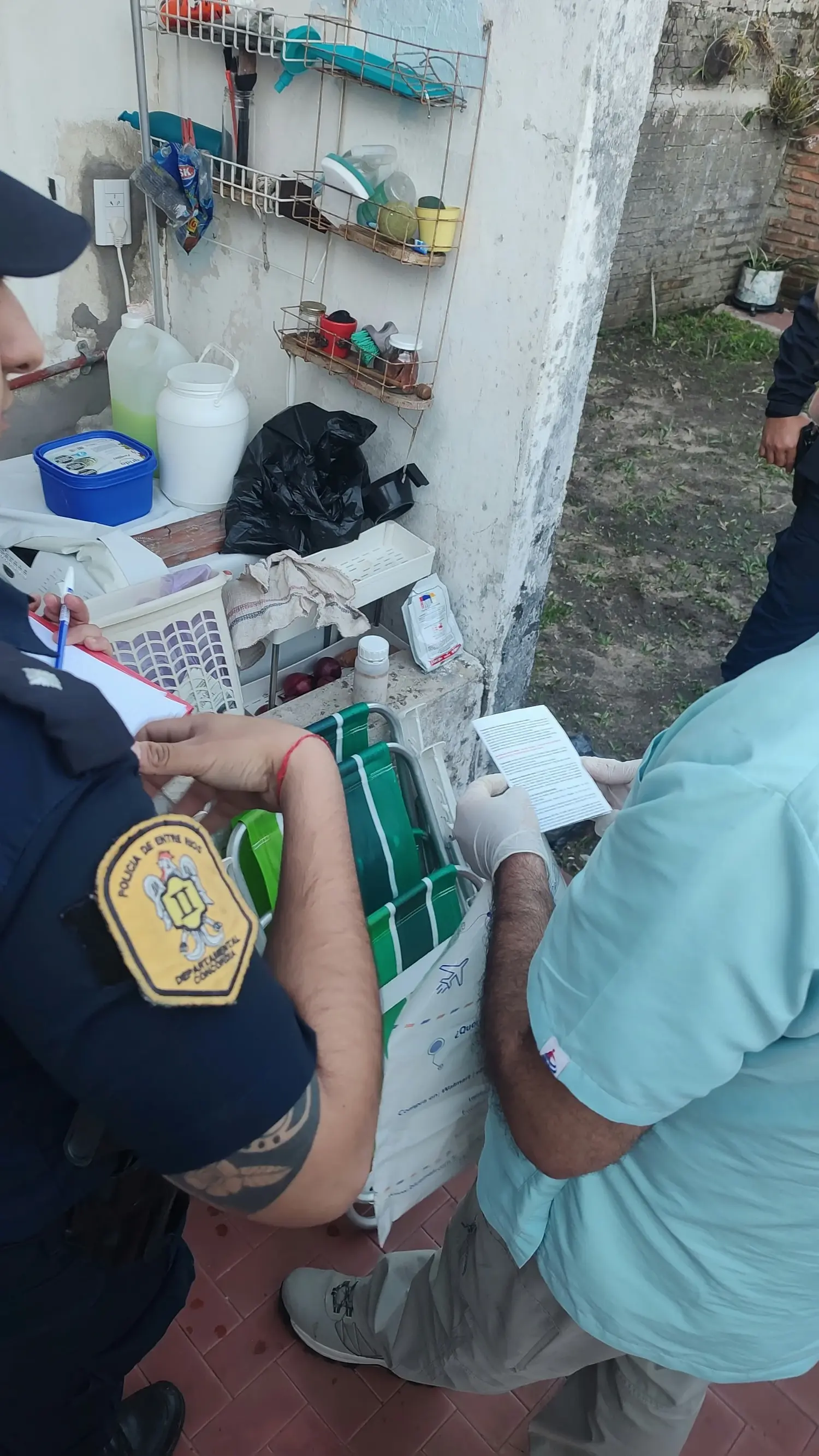 Allanaron una vivienda por la aparición de palomas muertas y secuestraron presunto veneno