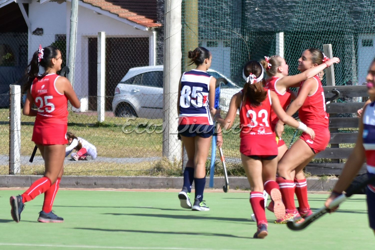 Grito de gol. Del visitante Huracán, en el encuentro ante Náutico