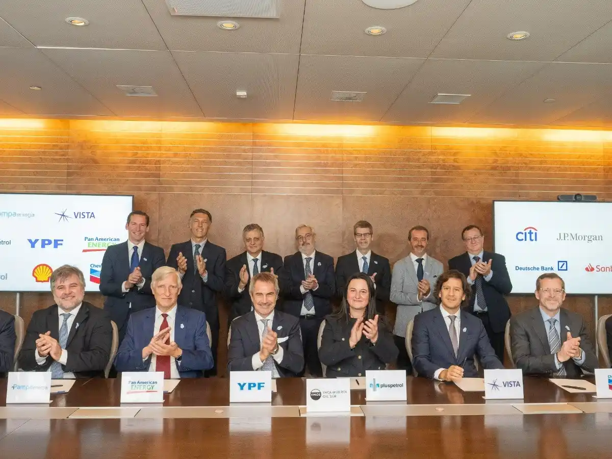 Bancos internacionales vuelven a apostar por Argentina. Foto: VMOS