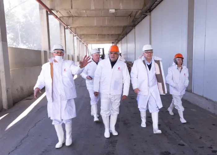 El ministro Correa recorrió las instalaciones de Frigorífico Gorina.
