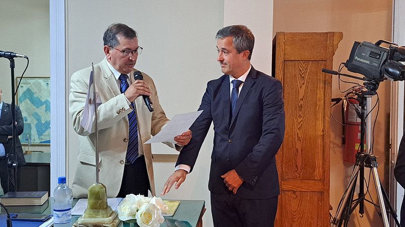 Pablo Barrena juró como intendente de Lobería