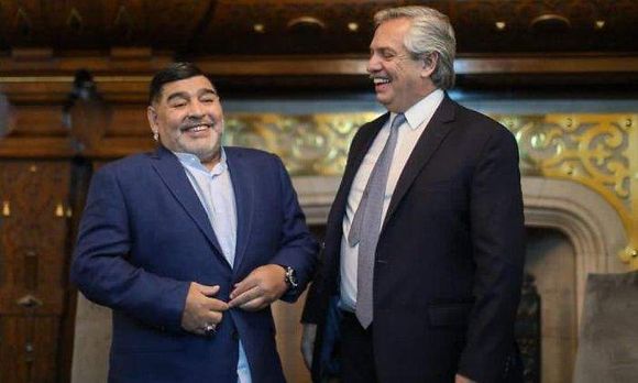 Fernández decreta tres días de duelo en Argentina por muerte de Maradona