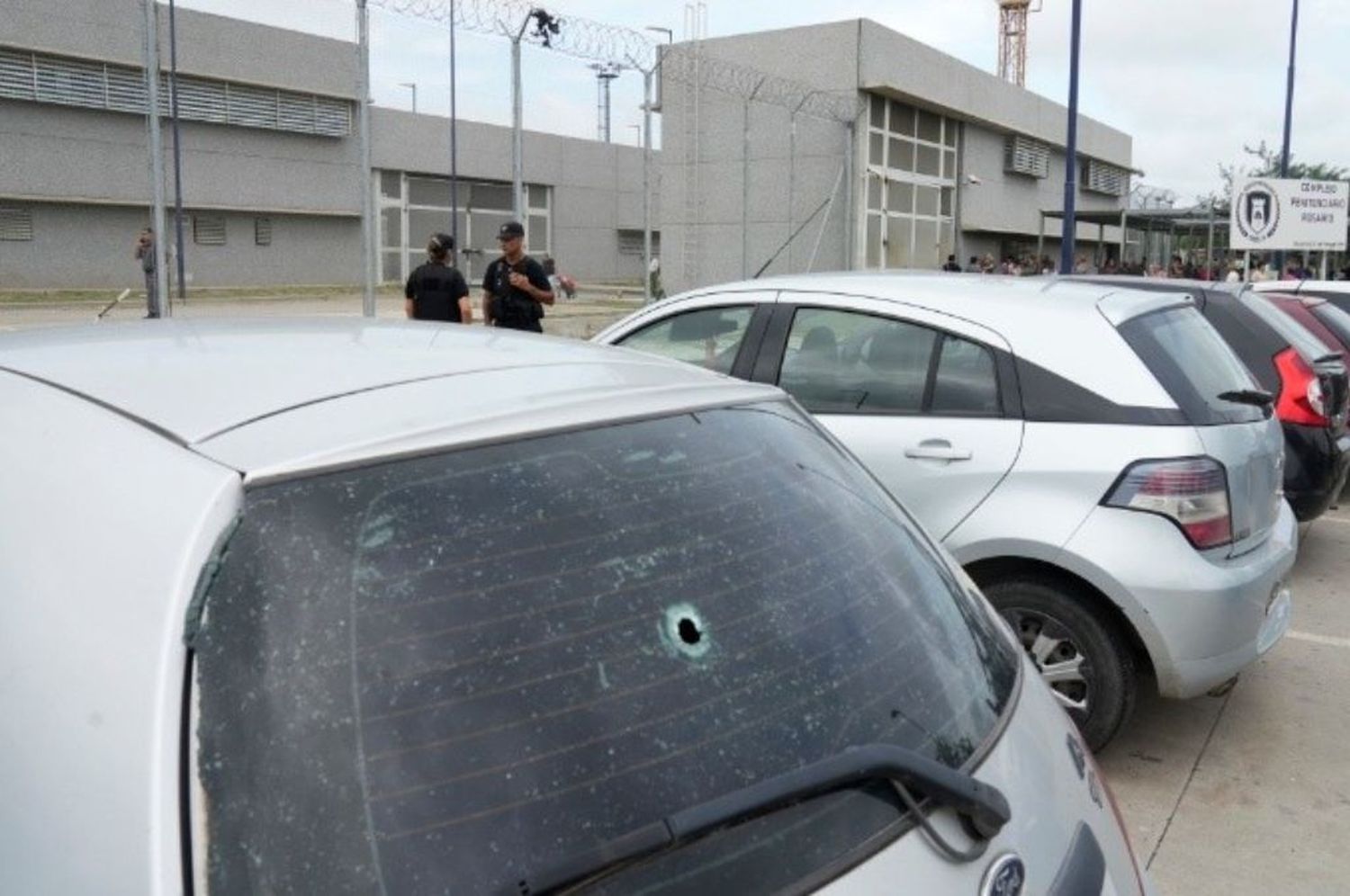 Balacera contra una comisaría y el complejo penitenciario de zona oeste de Rosario