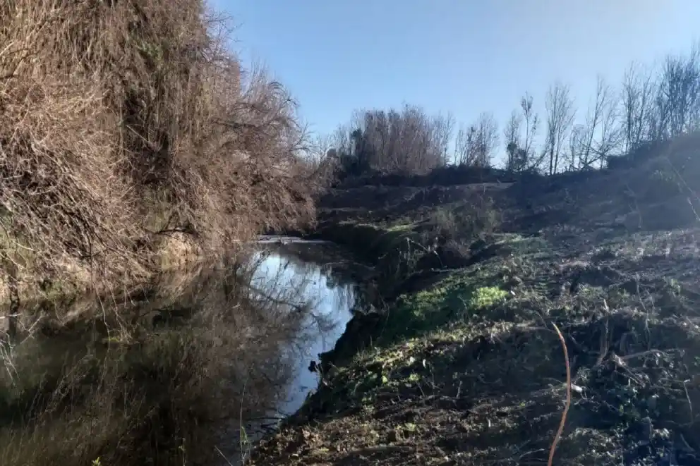Trabajan en la limpieza del arroyo Clé para paliar el impacto de inundaciones