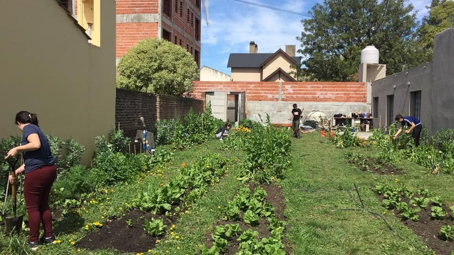 Se realizará una nueva feria  de ropa en Huerta Solidaria