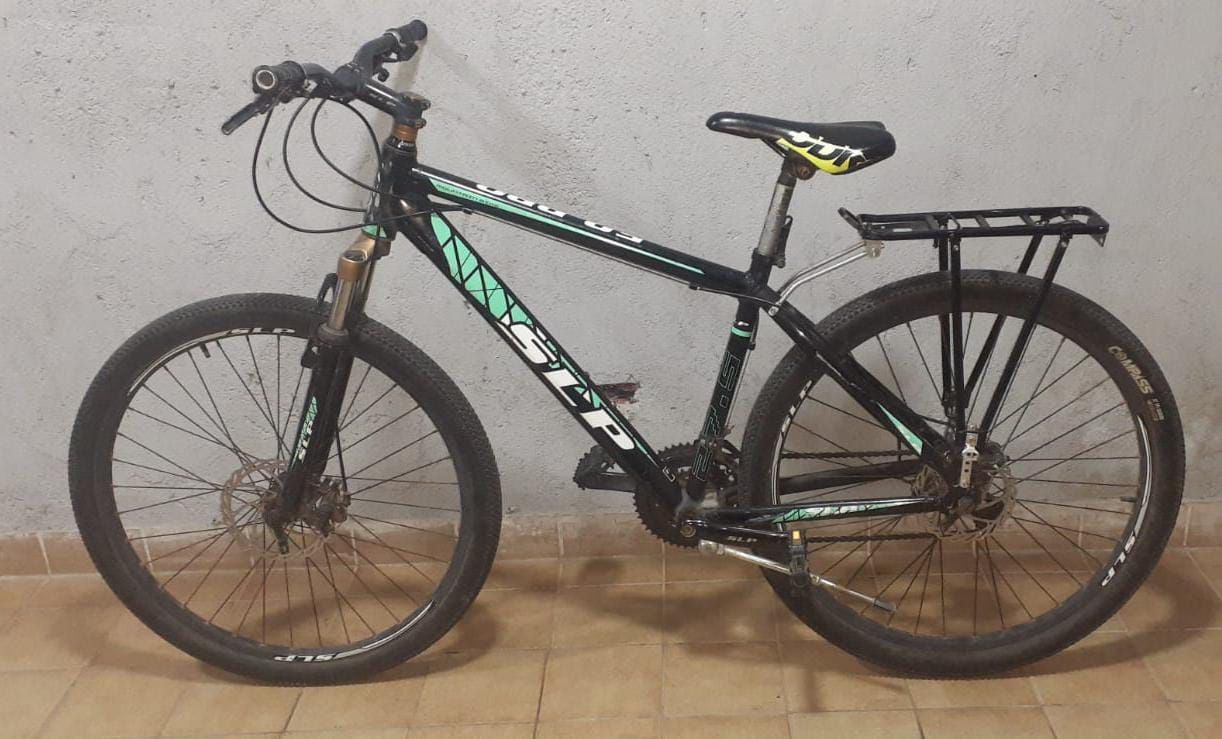 Apareció una bicicleta abandonada en la vereda y ningún vecino la reconoció: fue secuestrada