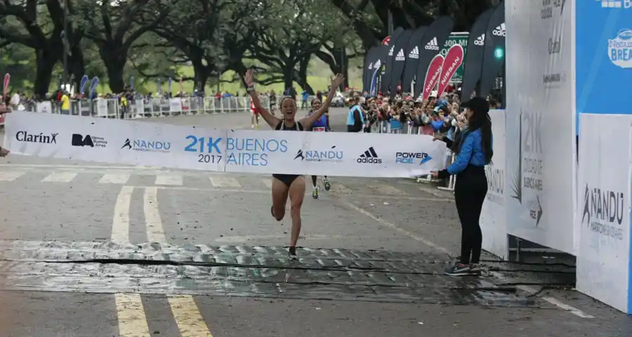 Borelli ganó los 21K de Buenos Aires y batió el récord argentino