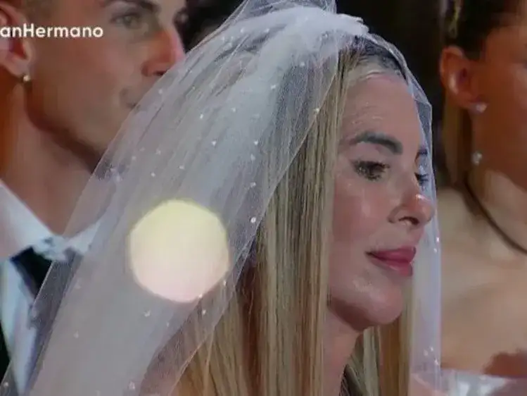 Mariela Prieto se vistió de novia con un diseño de Roberto Piazza y esperó sin éxito a Claudio Turco García en la casa de Gran Hermano