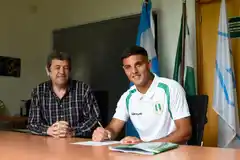 El tandilense Marcos Echeverría firmó su primer contrato en Banfield