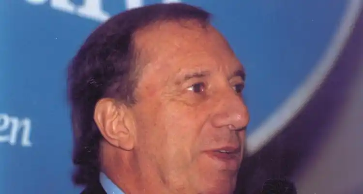 El día que Carlos Salvador Bilardo estuvo en San Pedro y llenó el Club Viejo de Náutico