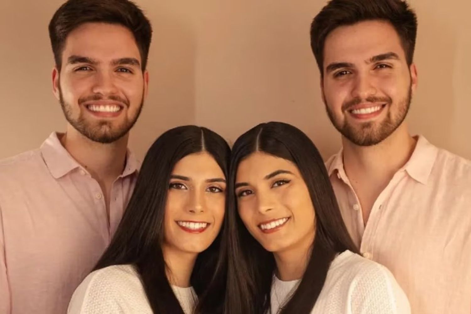 Son parejas de gemelos “idénticos” y revelaron un detalle de la intimidad que sorprendió a todos en TikTok