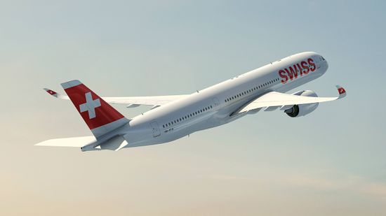 En plena era digital, SWISS apuesta por el papel y revive un clásico de sus vuelos