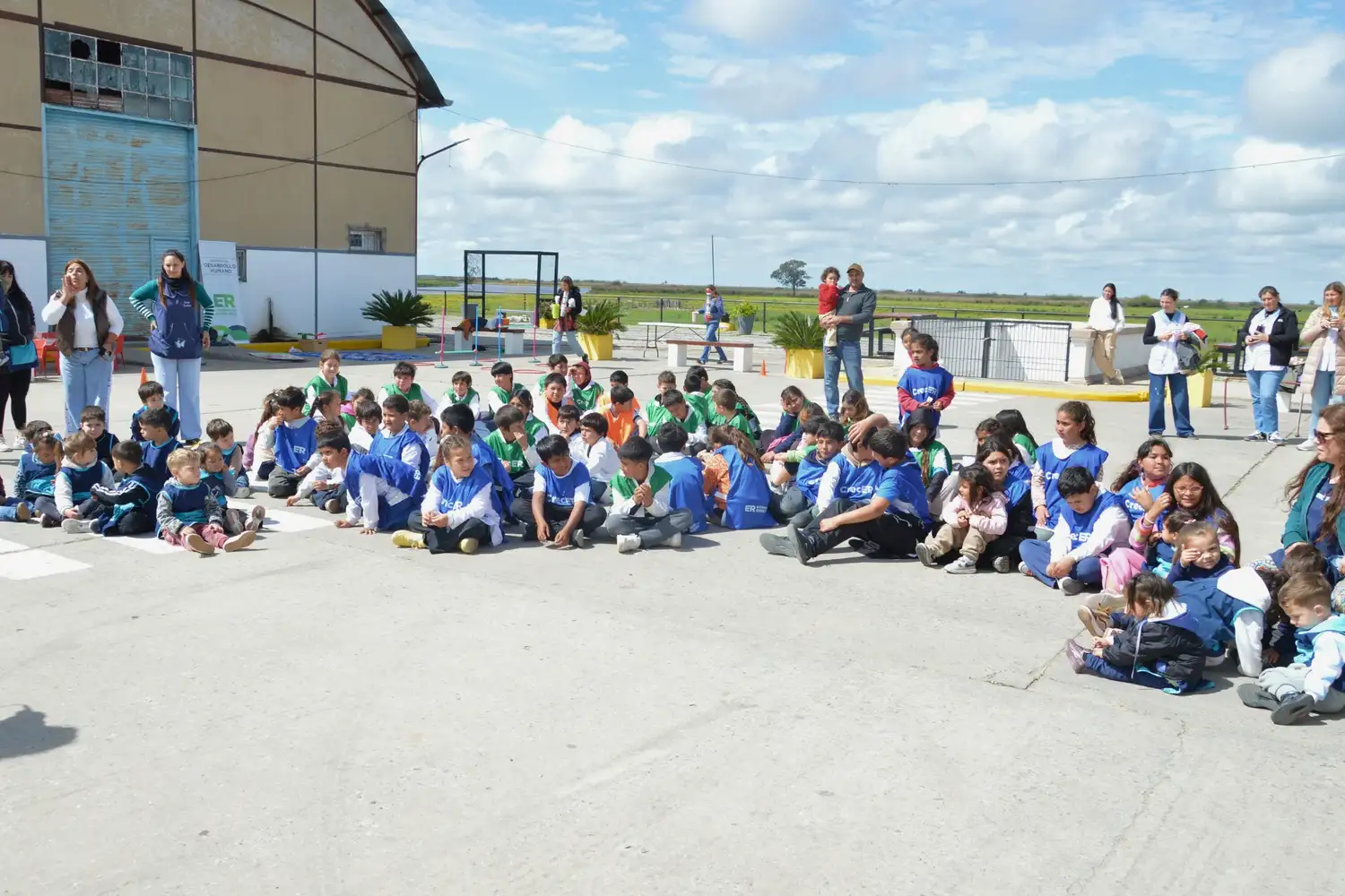 Más de 100 niños participaron de una jornada de salud, juegos y promoción de derechos en Puerto Ruiz