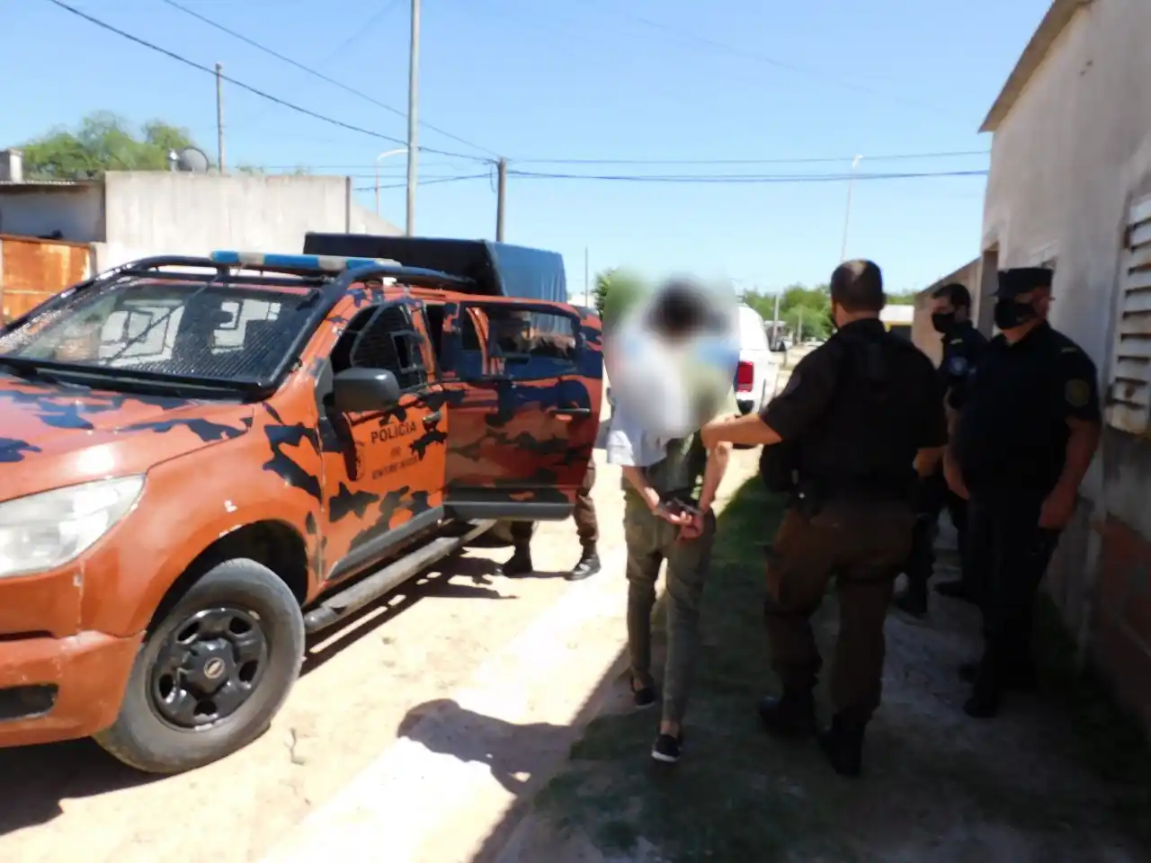 Una pelea terminó con un herido de arma blanca y un detenido