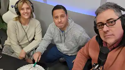 Beatriz Leonardi, Beto Iob y Claudio Andiarena celebraron junto a la audiencia los 400 programas.