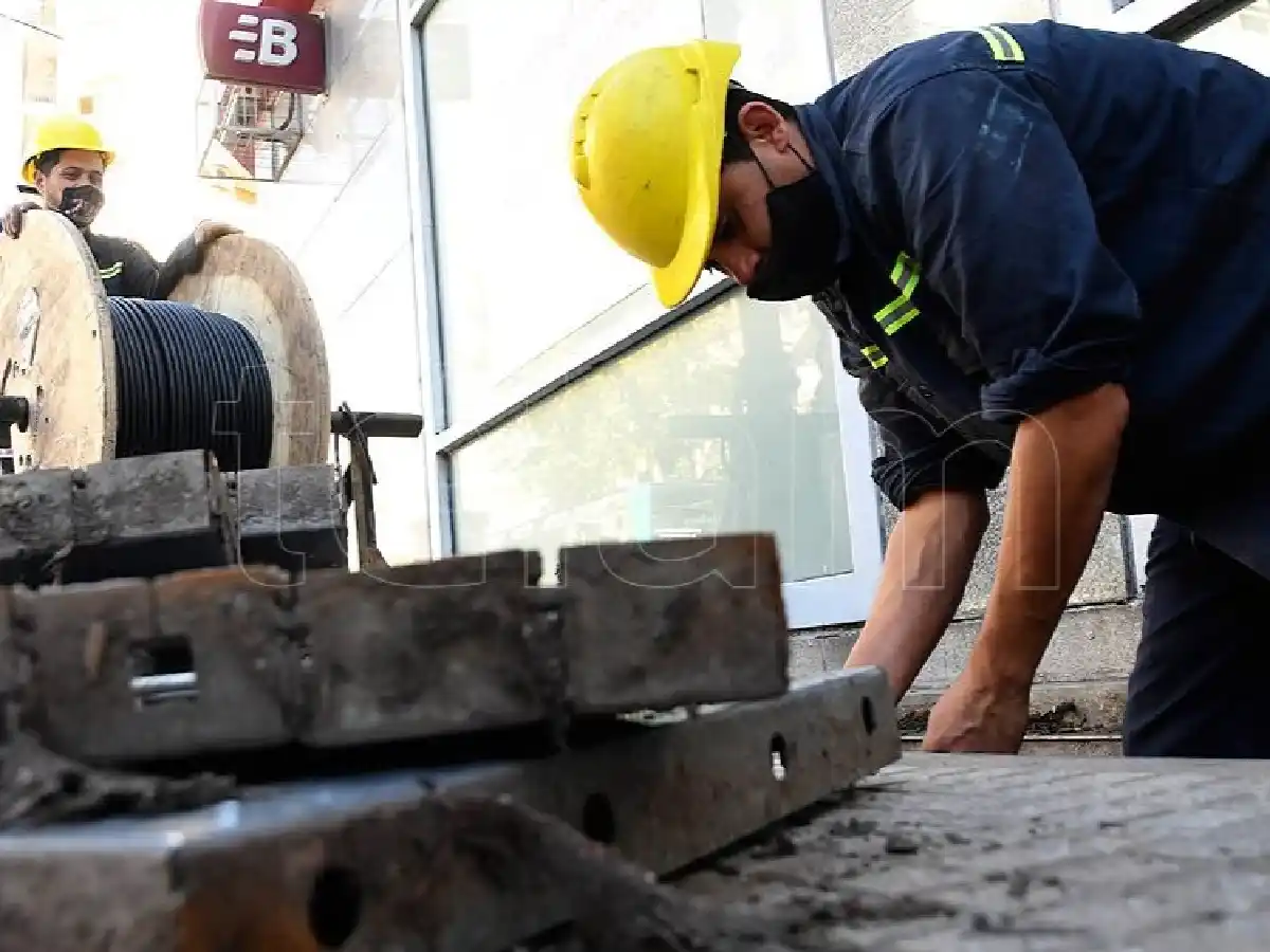 El Gobierno oficializó el aumento del salario mínimo, vital y móvil