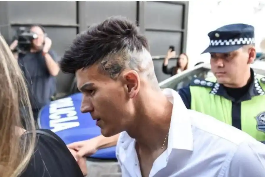 Desde Vélez aseguraron que Sosa no podrá entrenar hasta que se instruya el sumario interno.