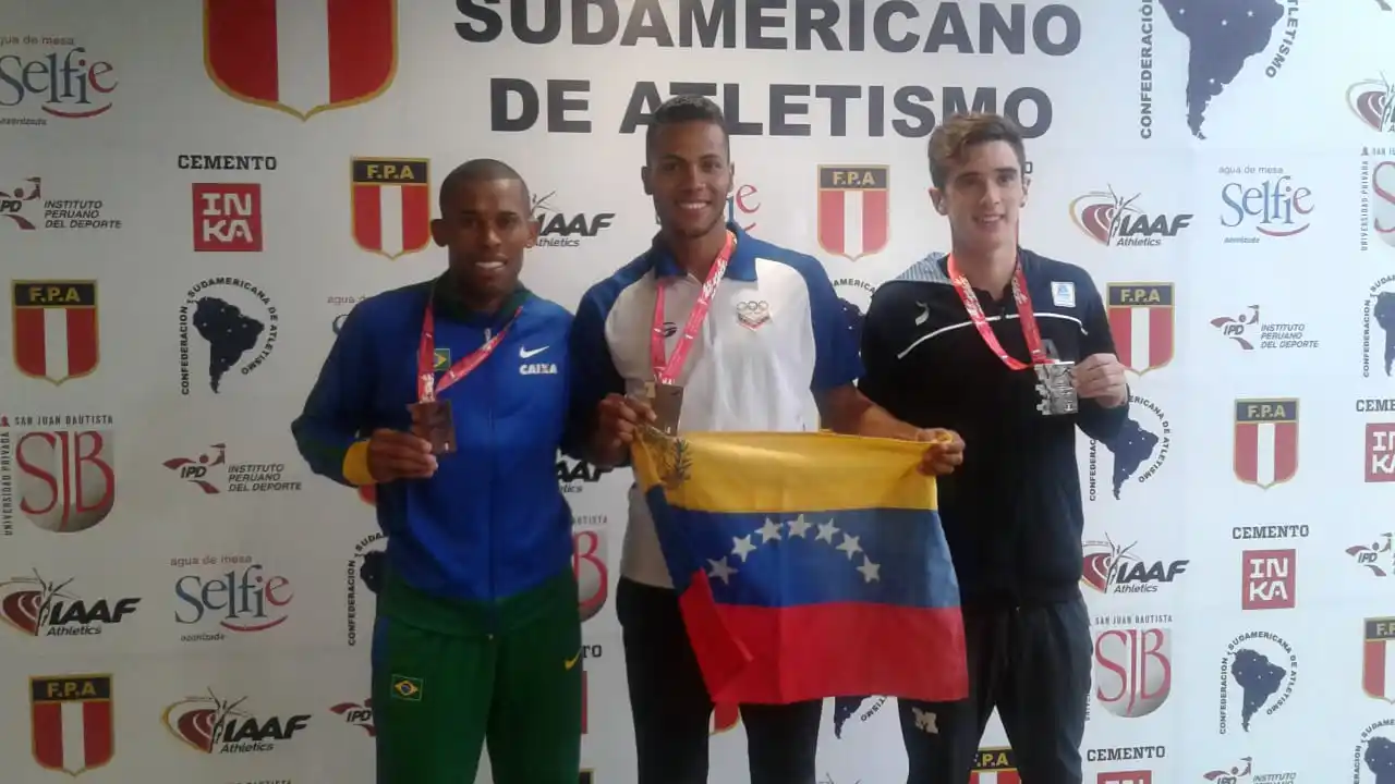 Lacamoire y Mariana Borelli, subcampeones sudamericanos en 1.500 metros