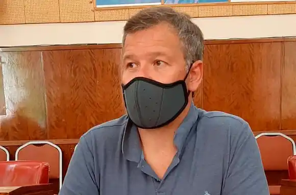 "En este pliego improvisado, la única certeza es que las obras se realizarán con los aumentos del boleto"  