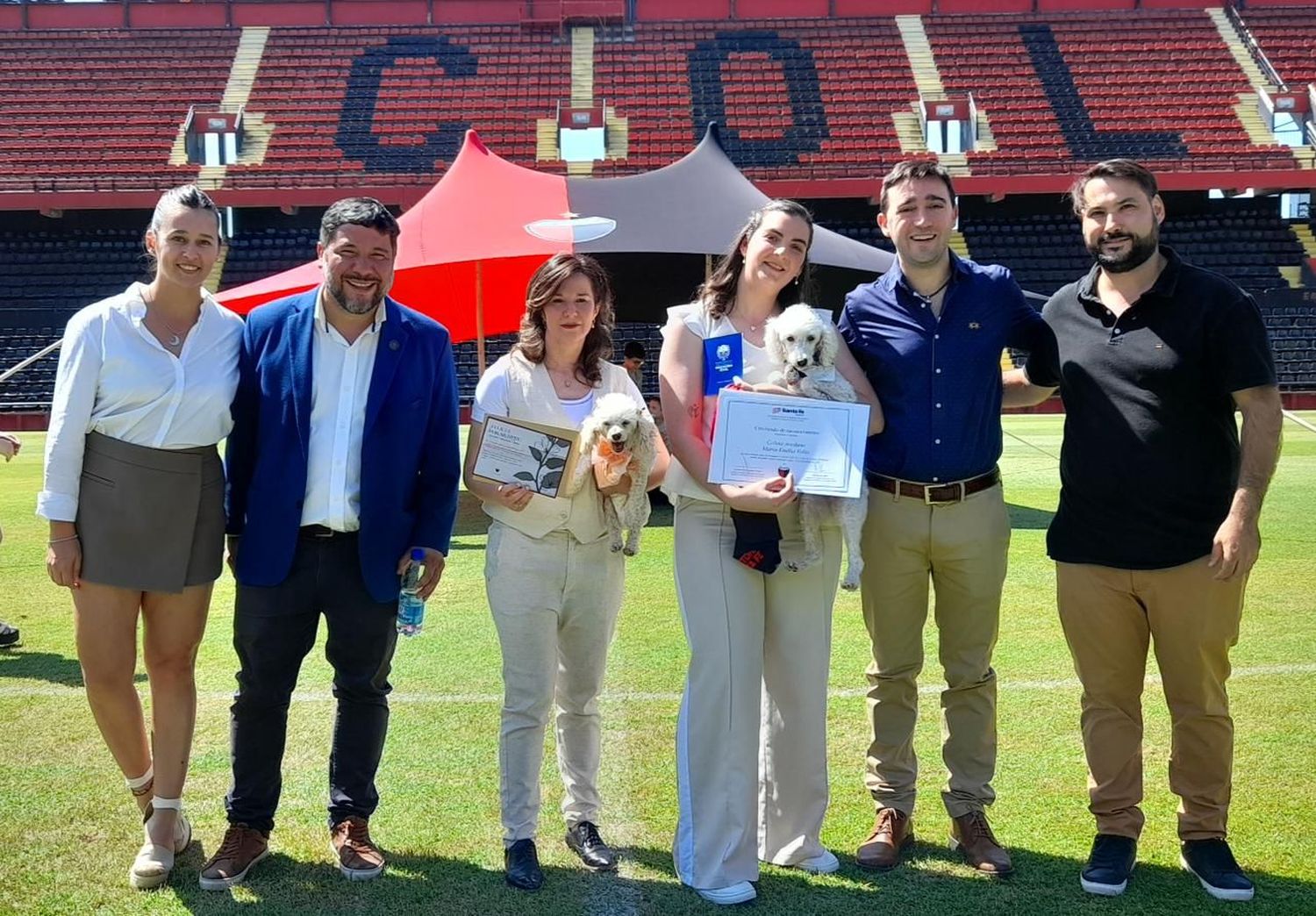 Matías Figueroa Escauriza acompañó a las felices parejas.