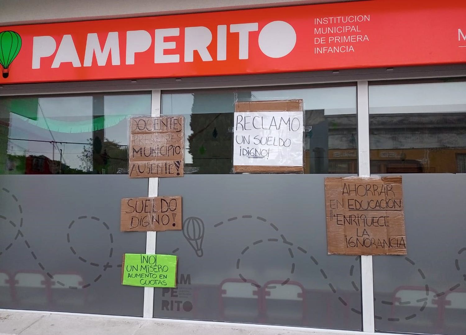 Docentes de los jardines maternales expresaron su enojo y buscan arrancar un paro por tiempo indeterminado