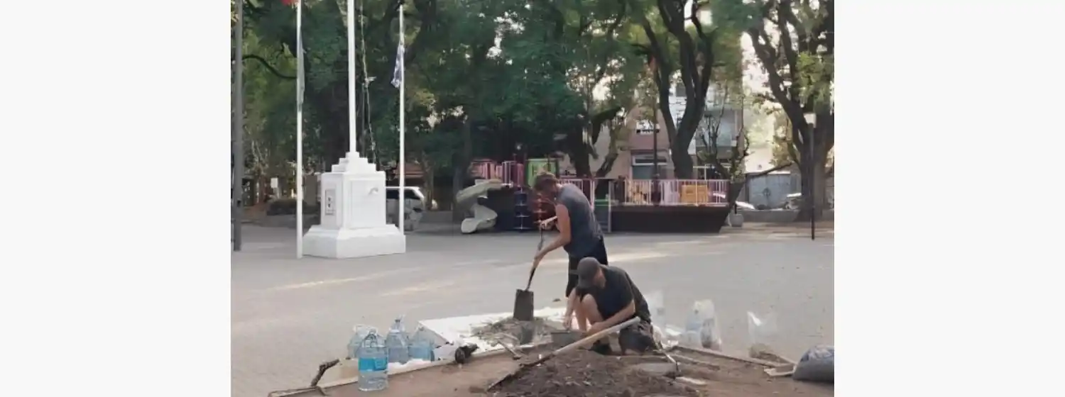 En Tres de Febrero impidieron colocar una baldosa por la Memoria y hubo “repudio” desde Nación