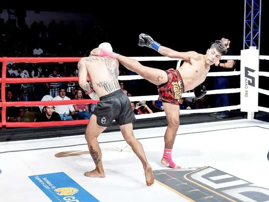 Enzo Vicente le ganó por
nocaut a Striker en Brasil