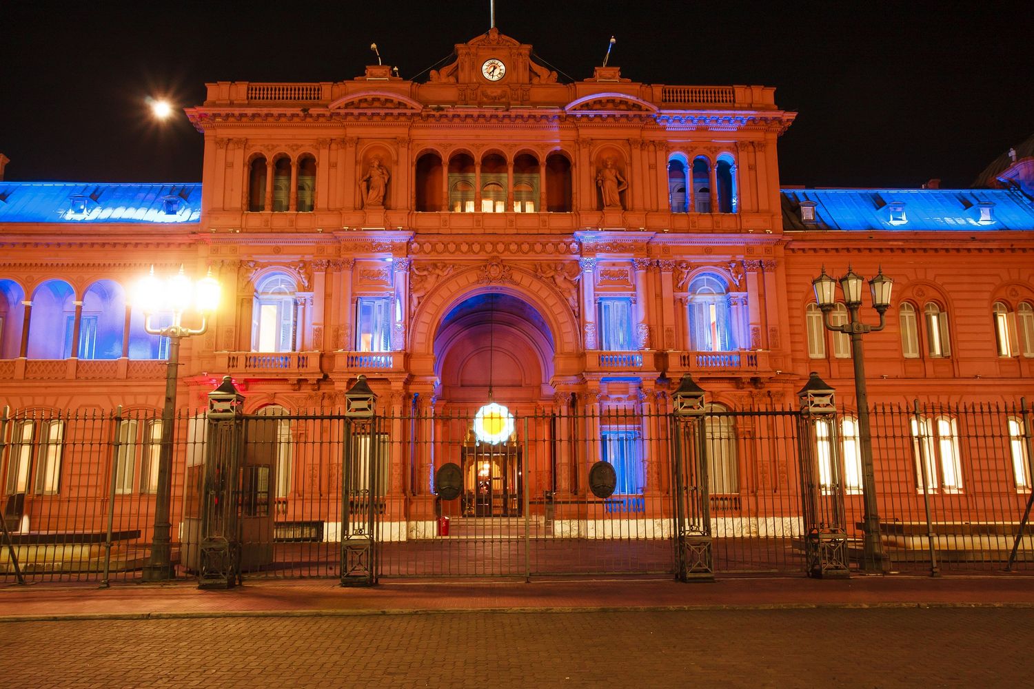 Reunión de urgencia en Casa Rosada tras el récord de muertes y nuevos casos