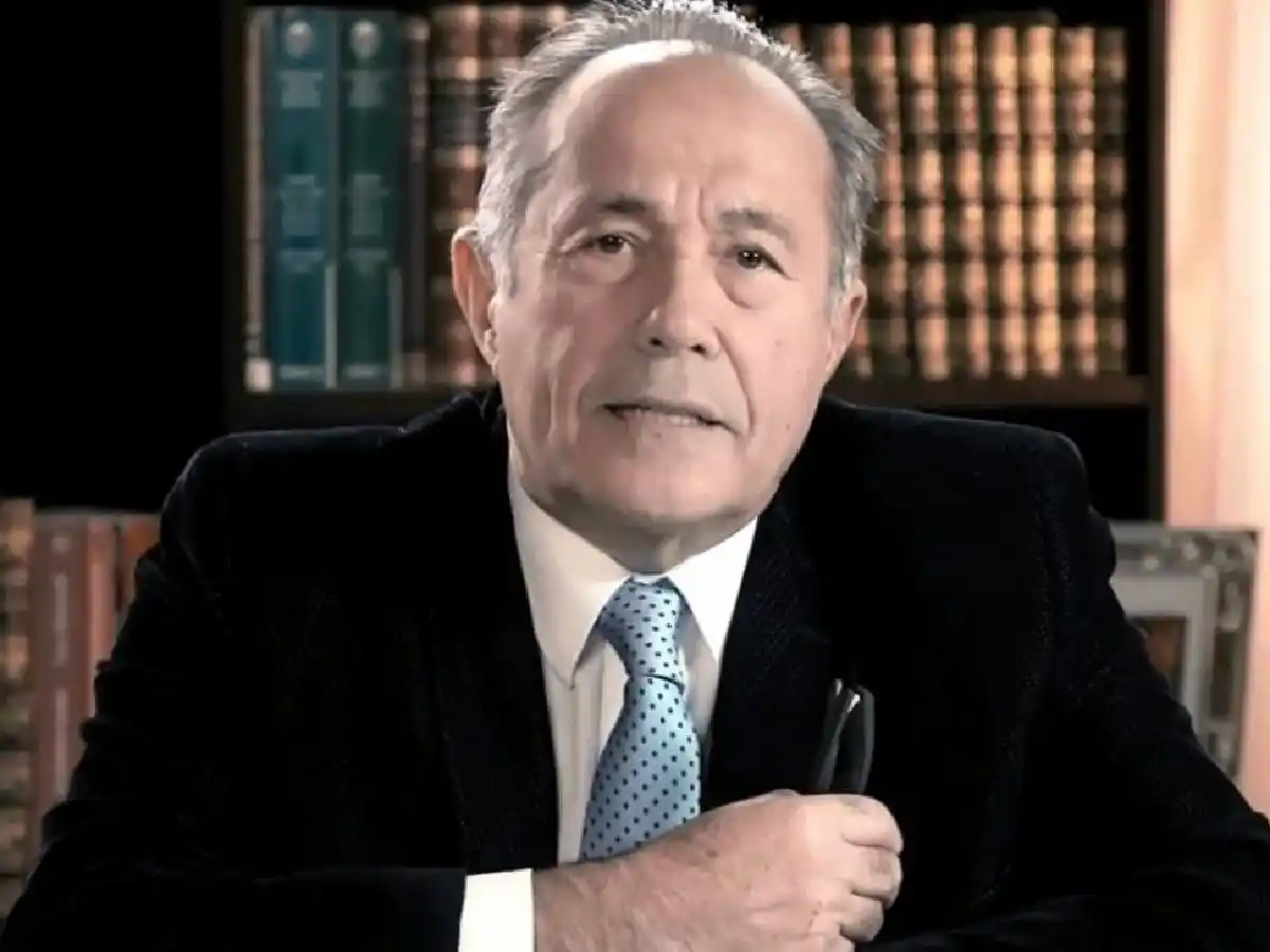 ESTADO RESERVADO:  Adolfo Rodríguez Saa: trasladado en un avión sanitario e internado de urgencia