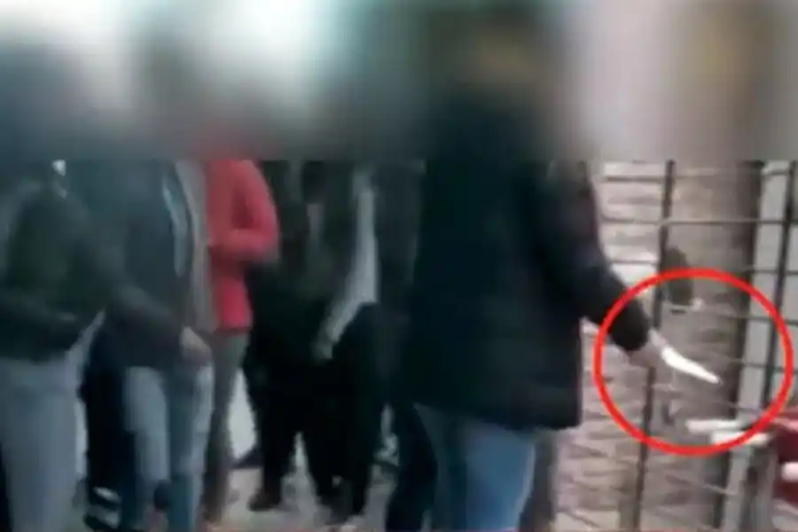 Fue a la escuela con un cuchillo para defenderse: "Me dijo que me iba a matar acá"