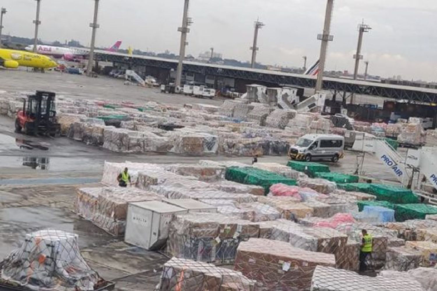 El aeropuerto de Guarulhos no recibirá carga internacional hasta el lunes