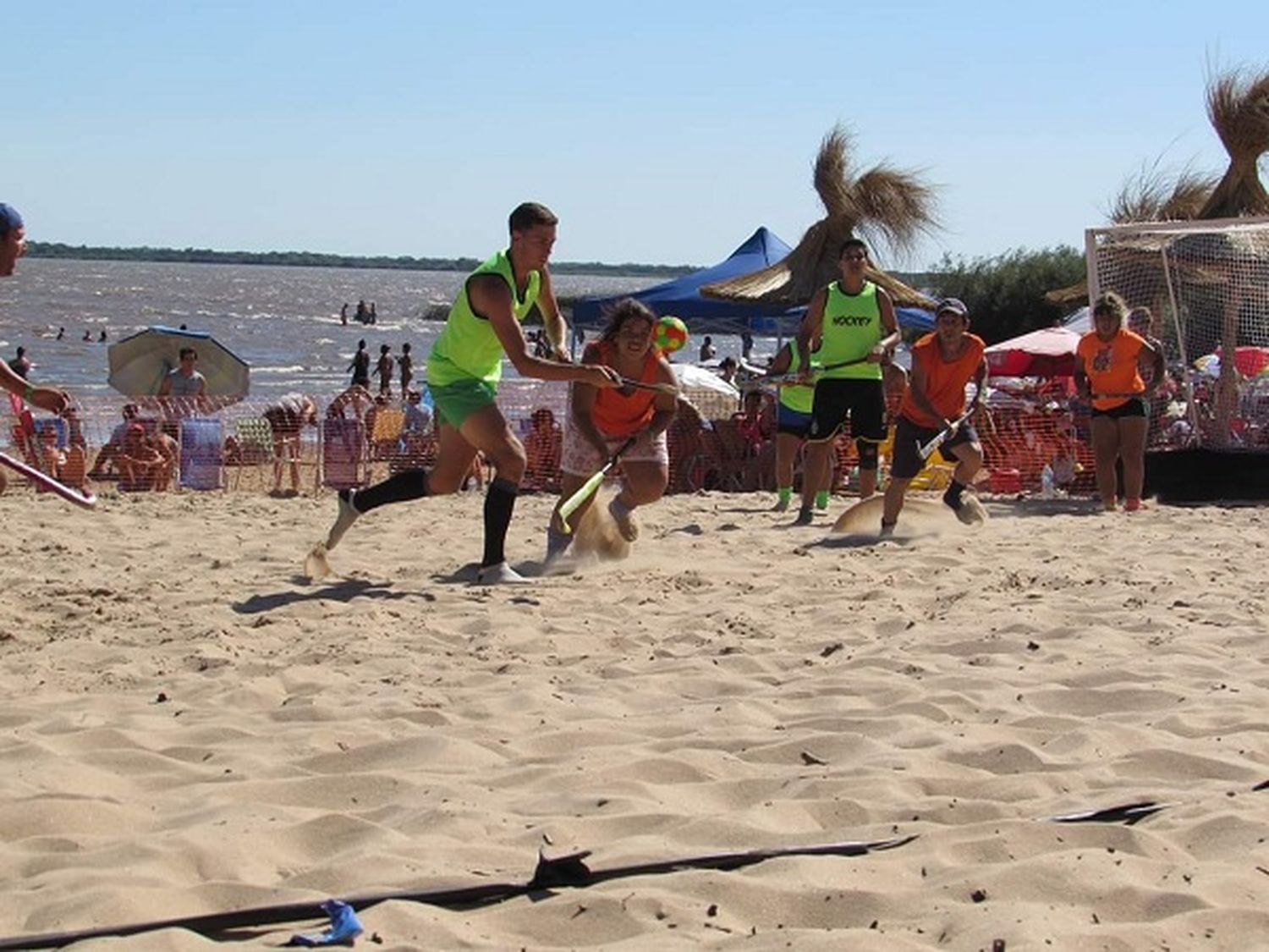 Se ultiman detalles para el Hockey de playa mixto
