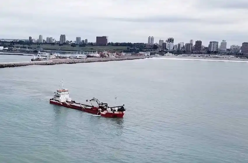 Suspenden la obra de refulado de arena sobre Playa Grande