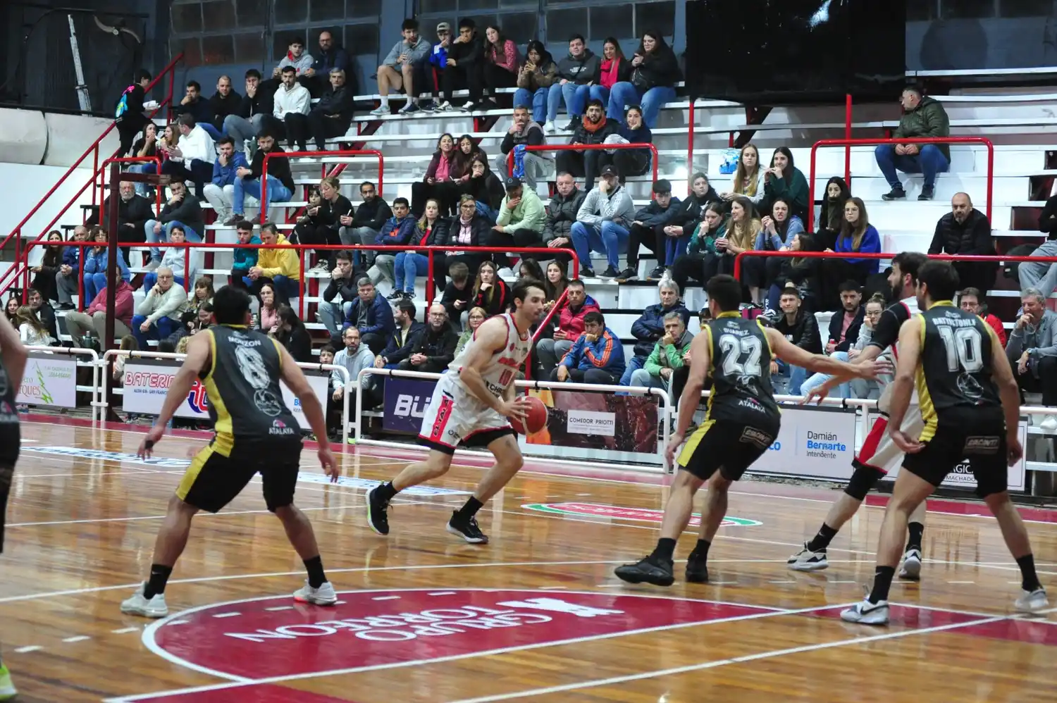 El "albo" sacó adelante un difícil juego