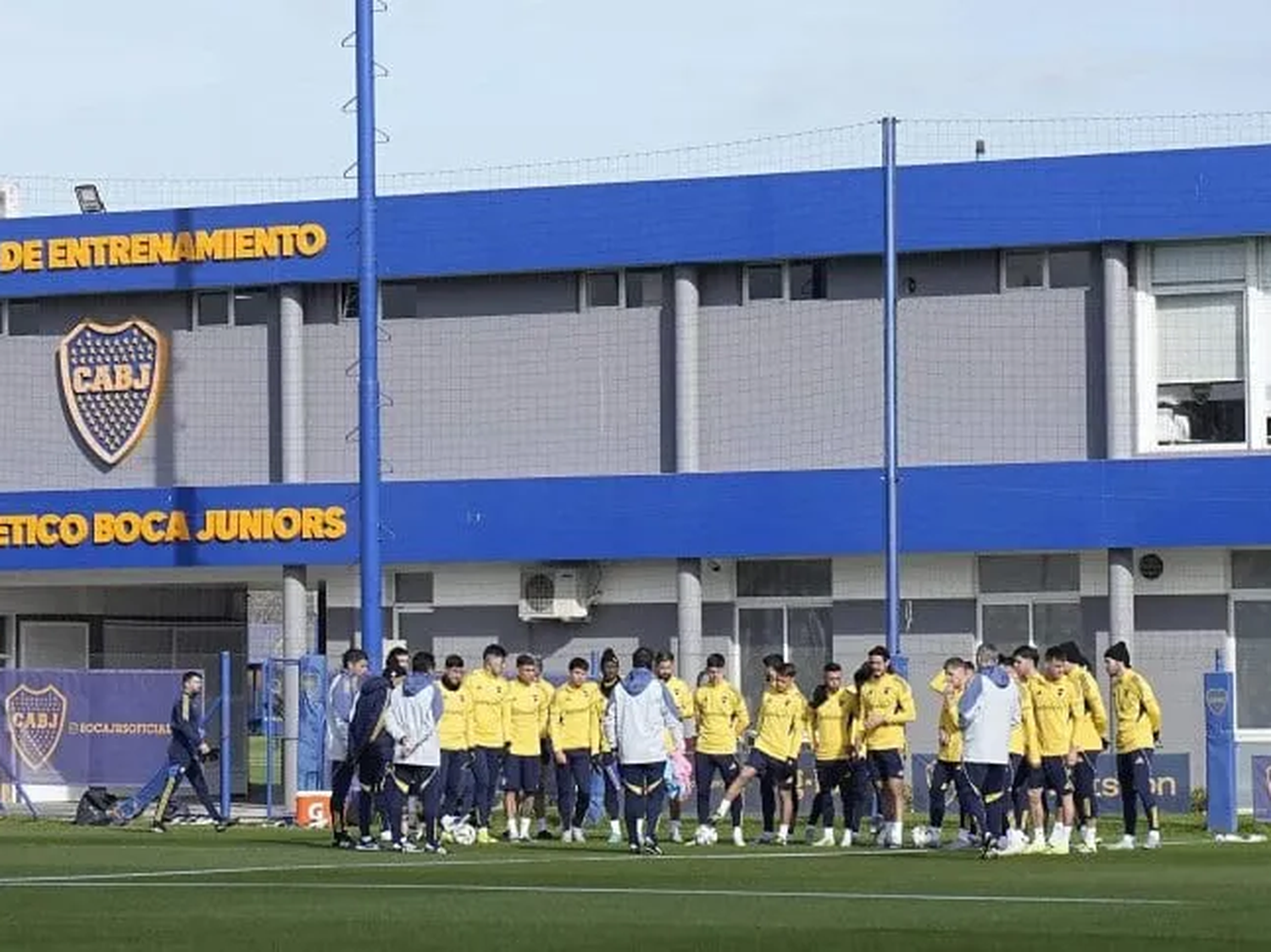 Quién dirige las prácticas en Boca luego de la internación de Russo