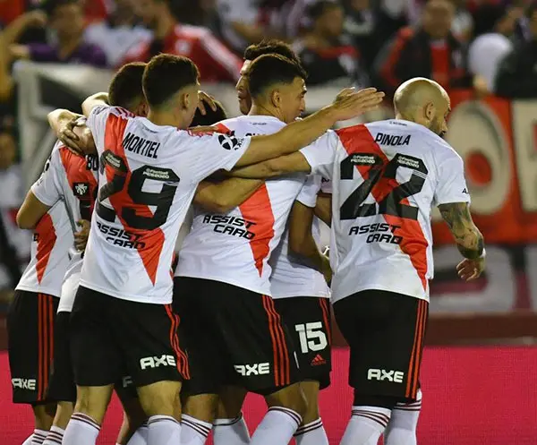 River no para