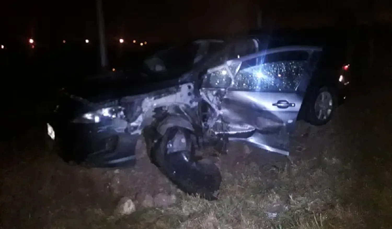 Fuerte choque entre dos autos en Ruta 11: un conductor fue hospitalizado